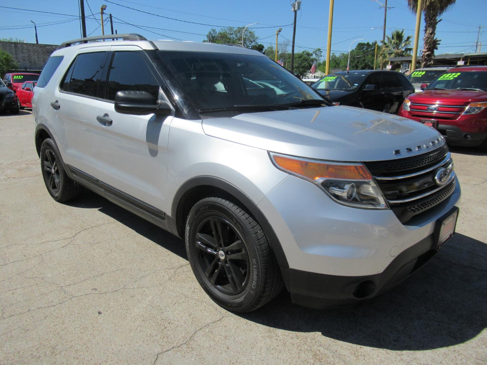 2015 Silver /Gray Ford Explorer XLT (1FM5K7B8XFG) with an 3.5L V6 F DOHC 24V engine, Automatic transmission, located at 1511 North Shepherd Dr., Houston, TX, 77008, (281) 657-1221, 29.798361, -95.412560 - 2015 FORD EXPLORER VIN: 1FM5K7B8XFGB17981 1 F M 5 K 7 B 8 X F G B 1 7 9 8 1 4 DOOR WAGON/SPORT UTILITY 3.5L V6 F DOHC 24V GASOLINE FRONT WHEEL DRIVE - Photo #26